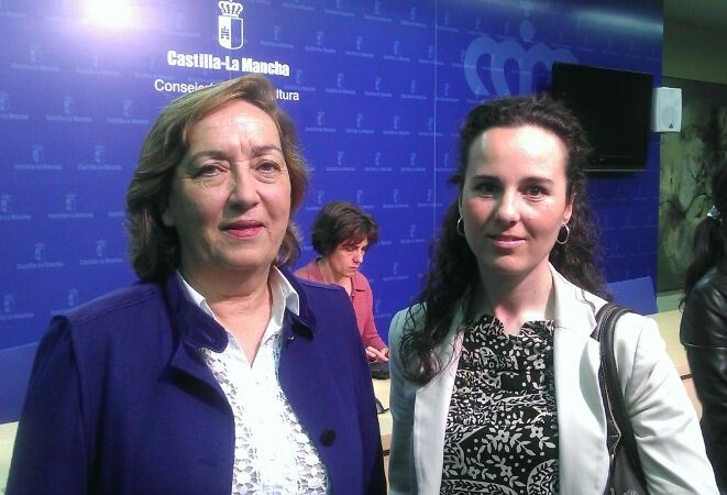 PRESIDENTA DEL GDR ACOMPAÑADA DE LA CONSEJERA DE AGRICULTURA